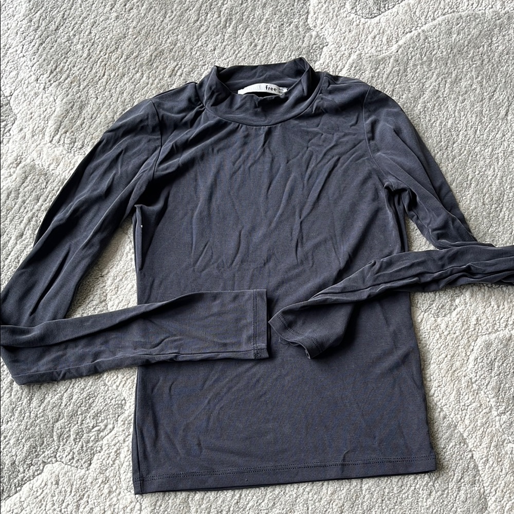 NWOT Aritzia grey mock neck top xxs
